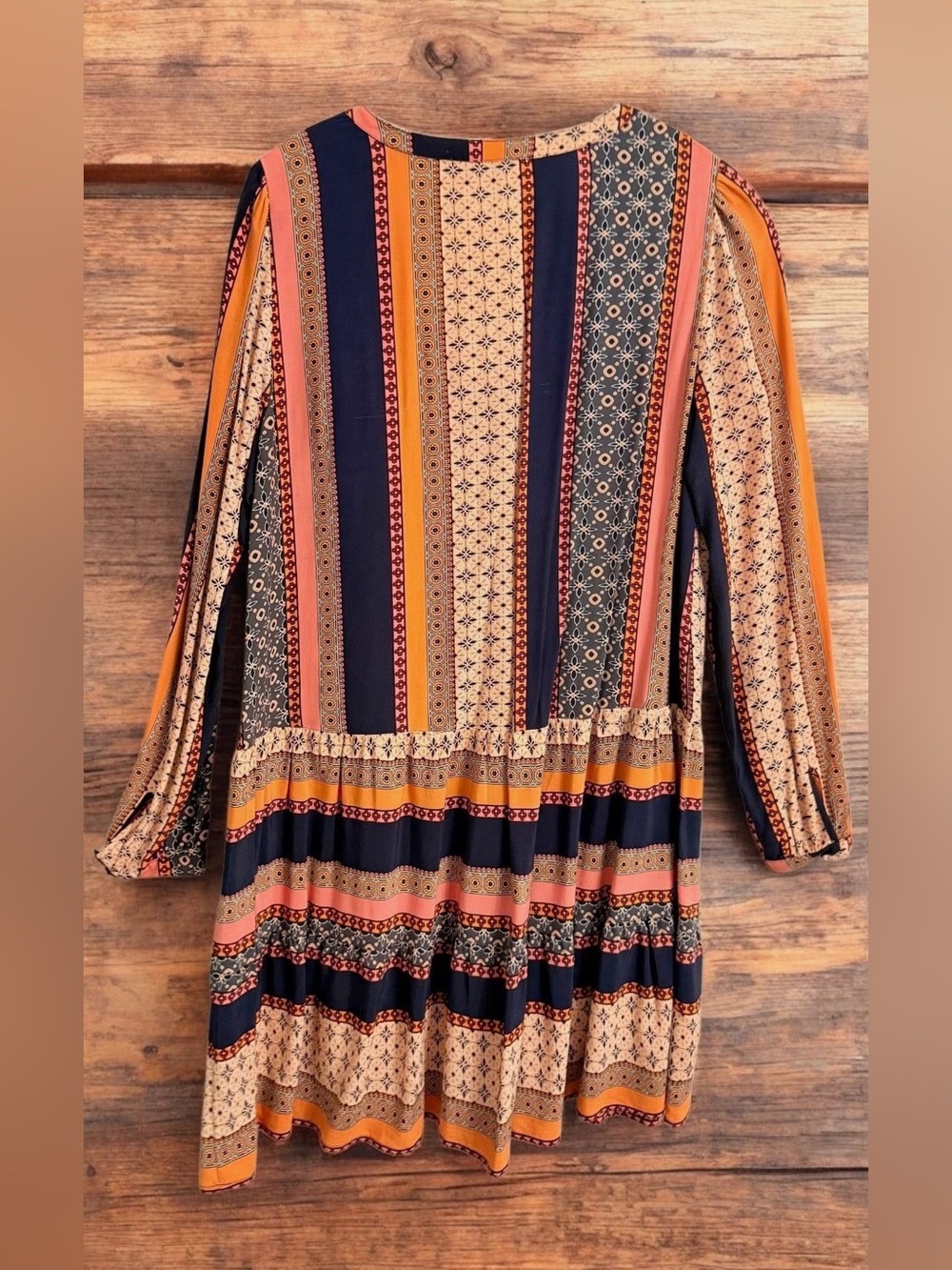Boho Floral Geo Print Long Sleeve Tiered Mini Dress - V-Neck Henley. Size M - Picture 3 of 5
